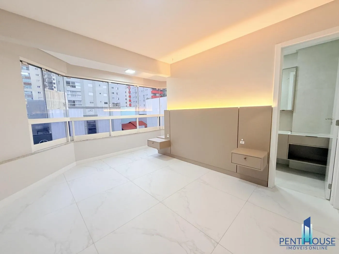 Imagem Apartamento Zona Central para Venda em Balneário Camboriú, CENTRO, 3 dormitórios, 1 suíte, 2 banheiros, 1 vaga