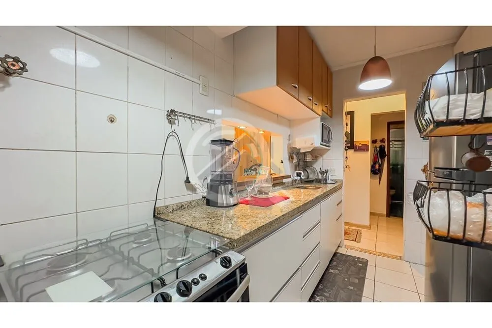 Imagem No Bairro Petrópolis, na Rua Dona Eugênia nº 964, apartamento térreo elevado com pátio, 1 dormi...