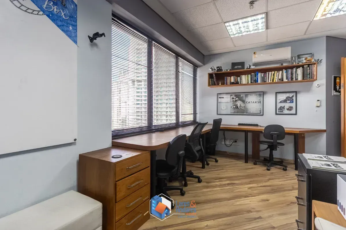 Imagem Conjunto comercial para venda em Vila Cordeiro, 112m²