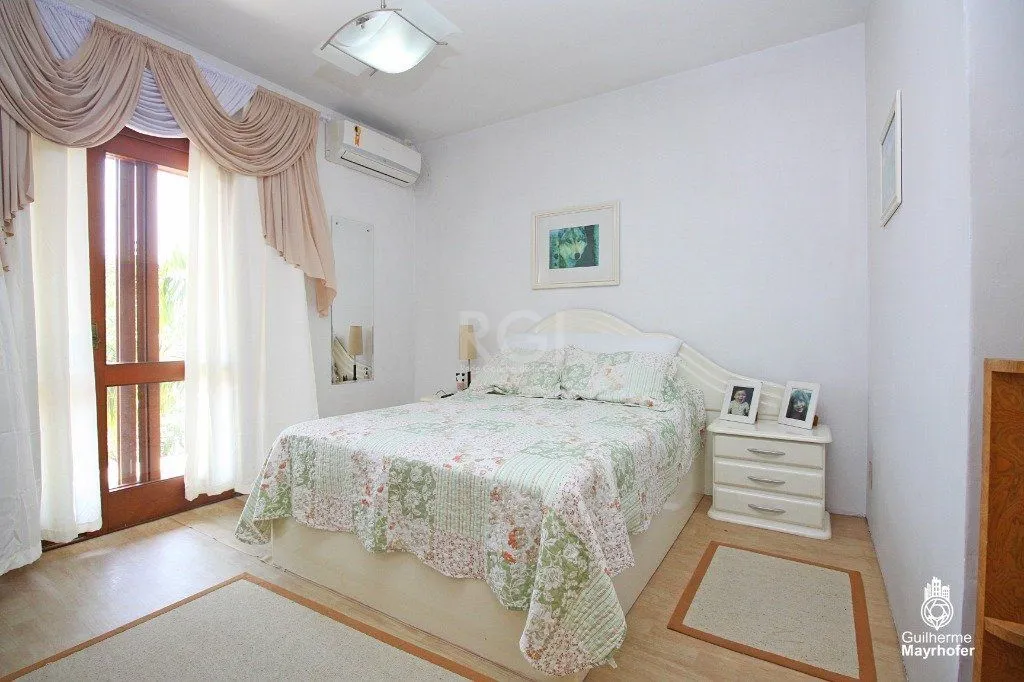 Imagem Casa para Venda - 354.24m², 3 dormitórios, sendo 1 suites, 3 vagas - Bom Jesus