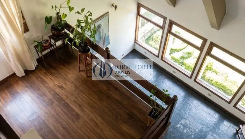 Imagem Casa espaçosa 400 m² 5 dormitórios 2 suítes 4 banheiros 4 vagas de garagem