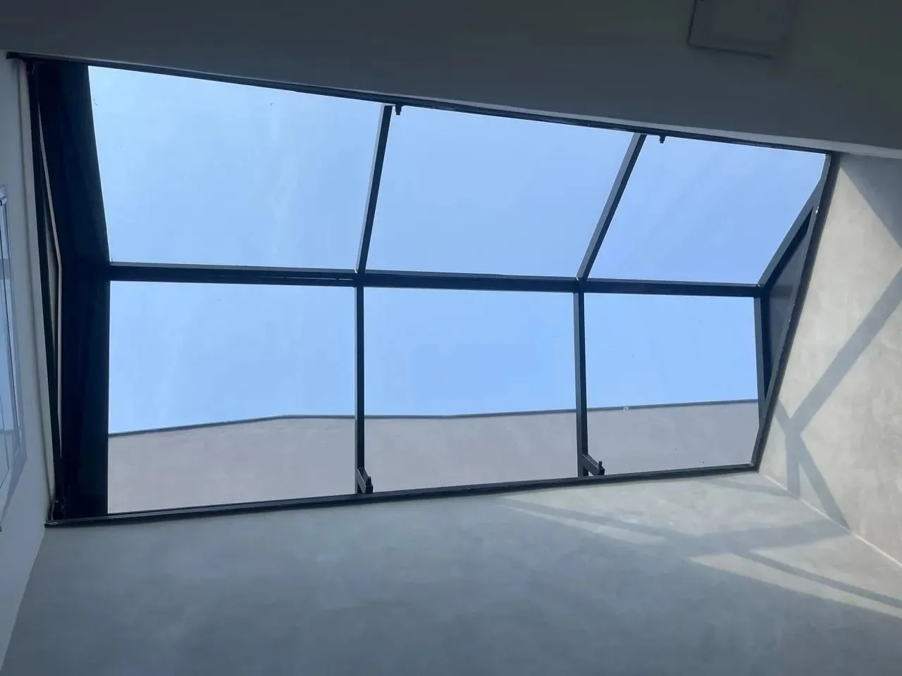 Imagem Casa em Condomínio à Venda em Sorocaba-SP, Bairro Horto Florestal: 3 quartos, 1 suíte, 2 salas, 2 banheiros, 2 vagas, 118m².