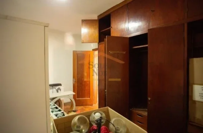 Imagem Casa localizada no bairro de Santana, com 387m² de terreno e 350m² de área construída. O imóvel...