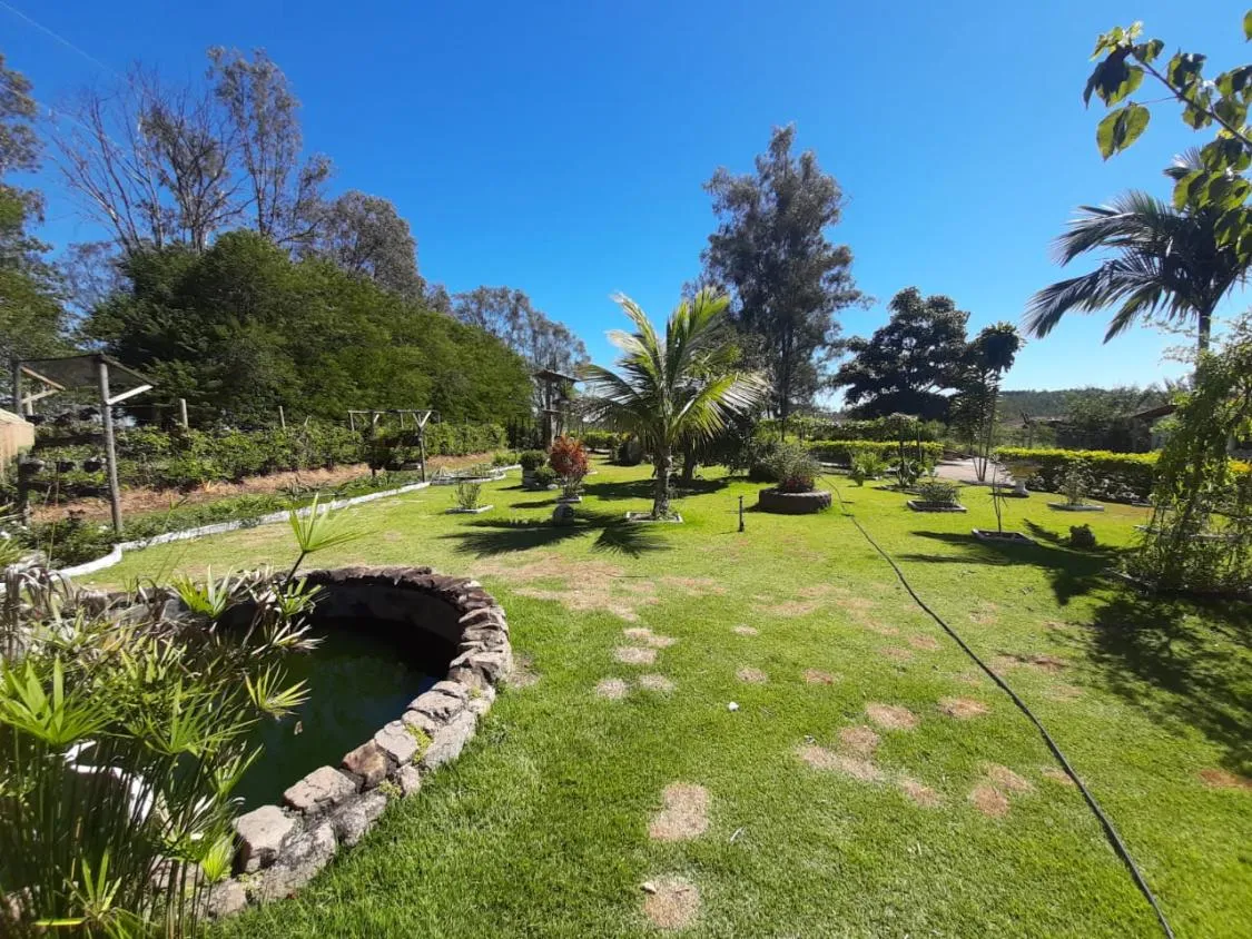 Imagem Vendo Lindíssimo Sítio em Itatiaiuçu/MG com 2 hectares (20.000 m²) de área