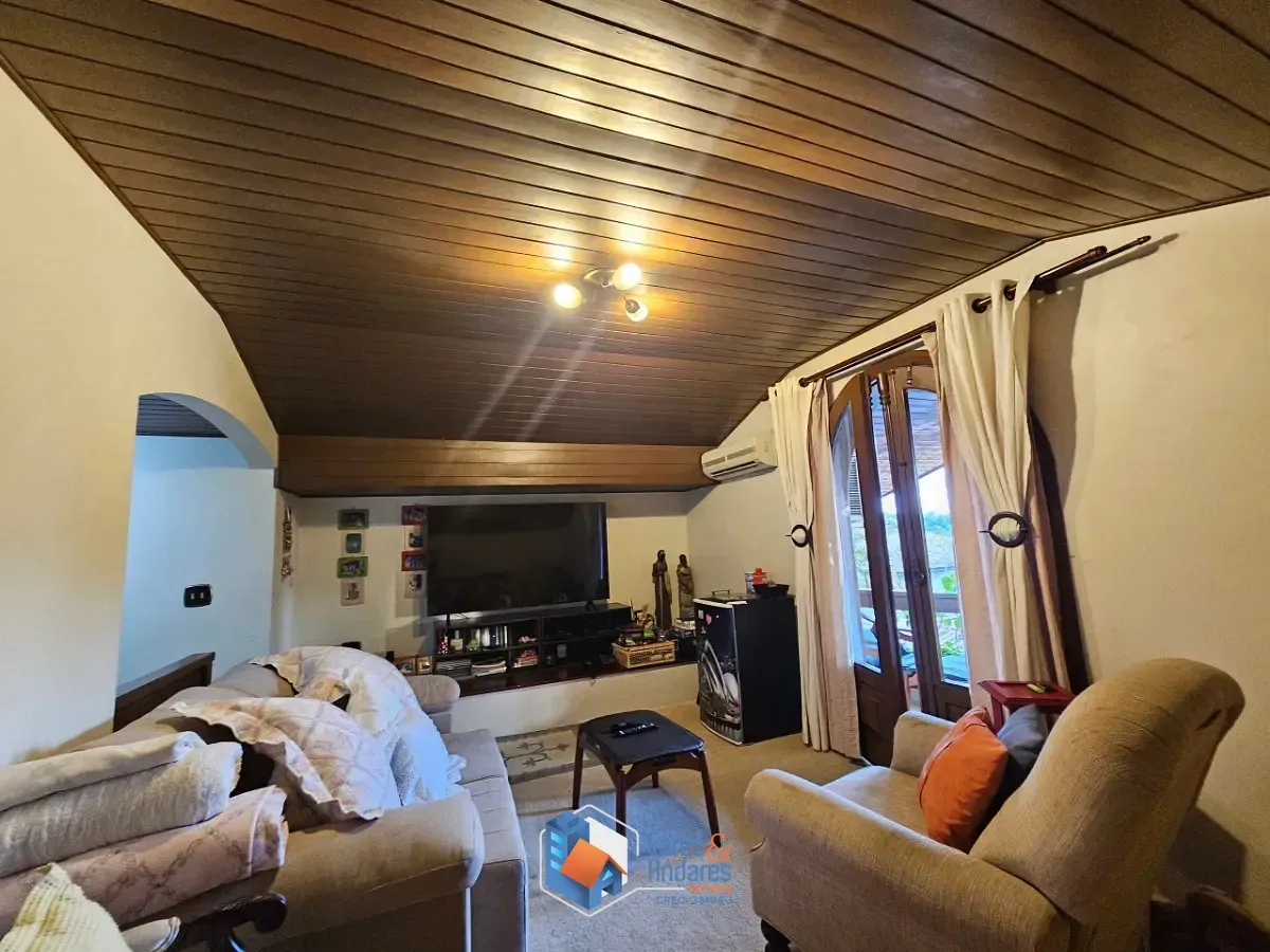 Imagem Sobrado para venda em Interlagos com 4 quartos, sendo 2 suítes, 330m²