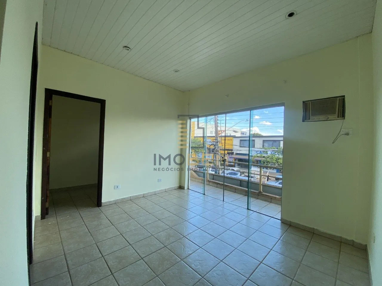 Imagem Excelente espaço de coworking disponível para alugar no Setor Comercial de Sinop. 

Com uma área ...