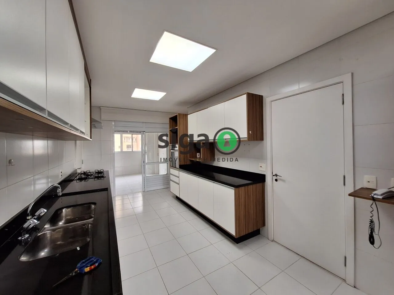 Imagem Apartamento com 4 Dormitórios, 4 vagas, 281m2 à venda no Panamby.