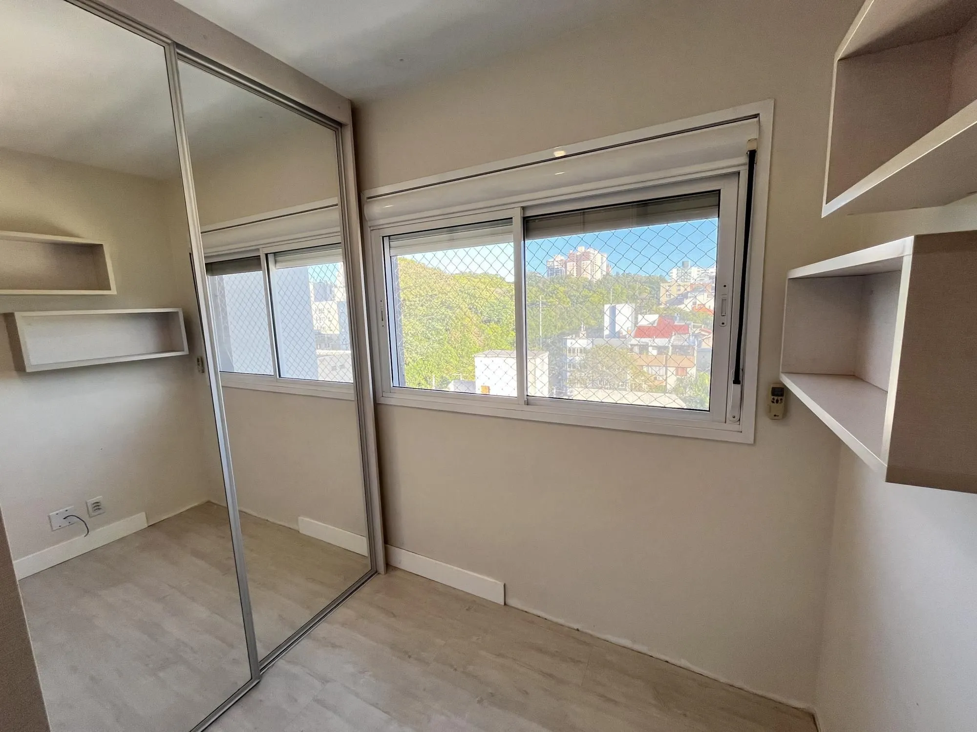 Imagem Apartamento de 3 quartos, semi mobiliado, suíte e 1 vaga de garagem