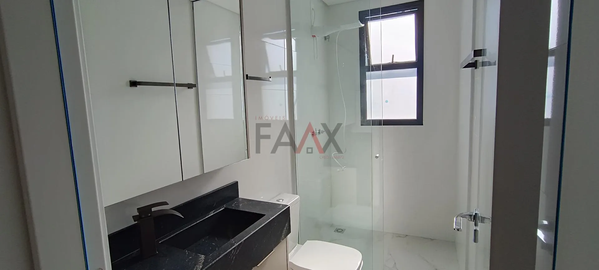 Imagem Apartamento à venda no Centro com 2 suítes mais vaga de garagem coberta