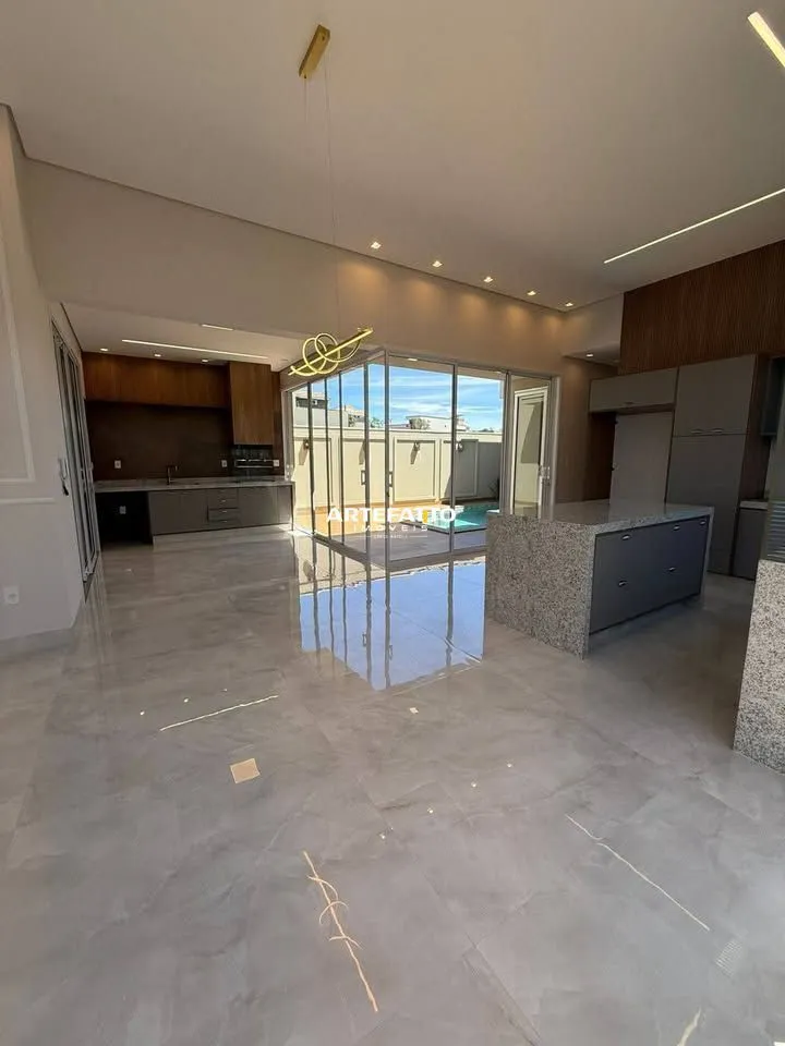 Imagem Casa no Condomínio Veredas com 3 suítes