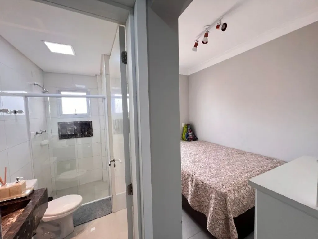 Imagem APARTAMENTO COM 130,00 m² - GUILHERMINA - PRAIA GRANDE SP