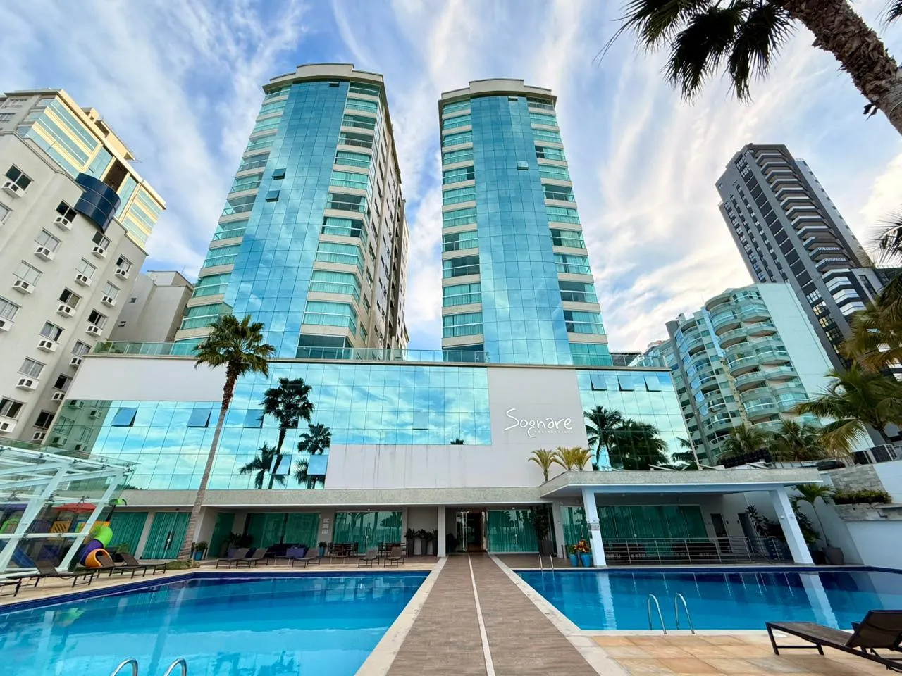 Foto do imóvel Apartamento com vista para o mar à venda com 200m2 por R$ 9.300.000,00