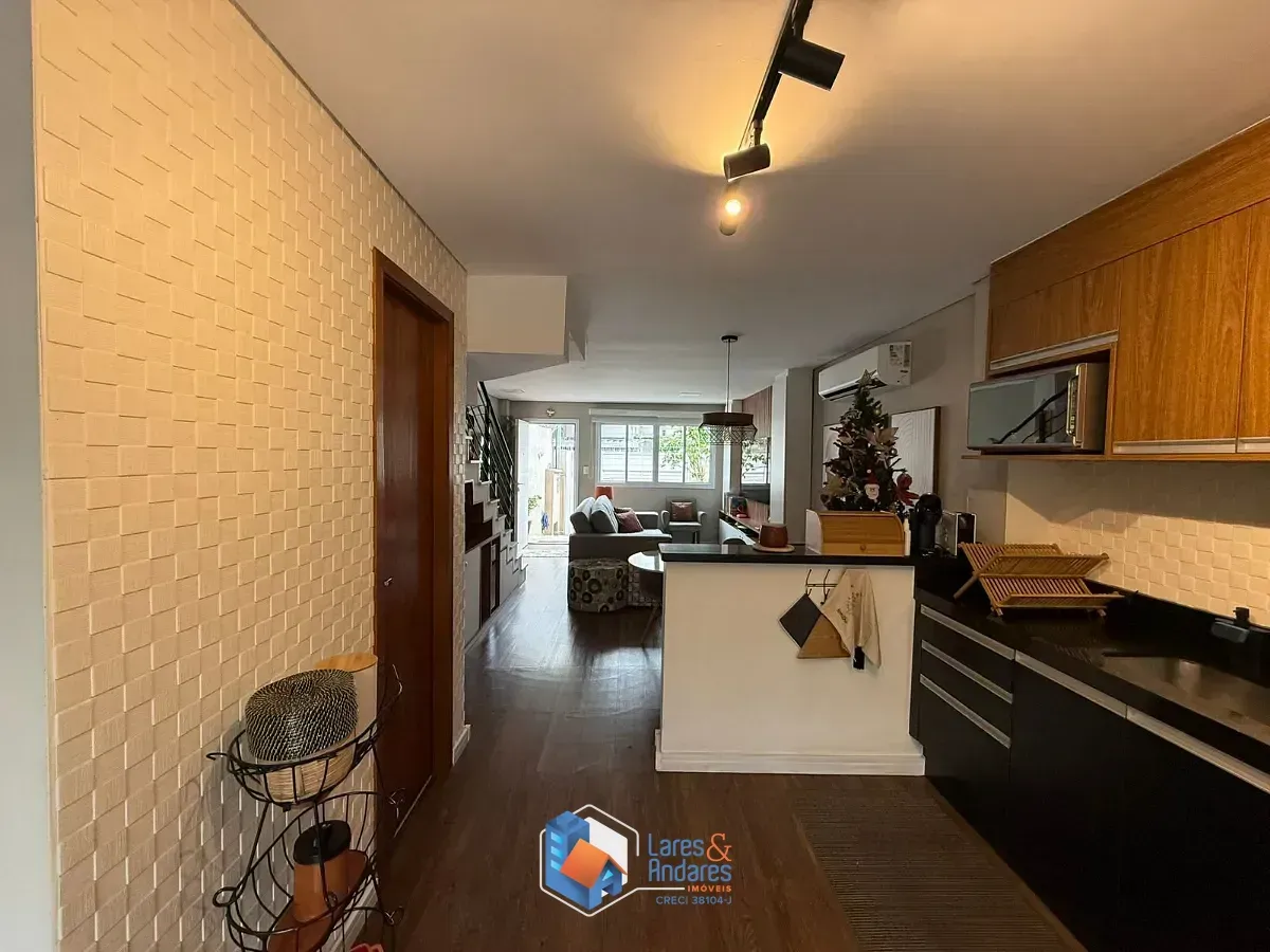 Imagem Sobrado para venda em Bosque da Saúde com 3 quartos, sendo 1 suíte, 134m²