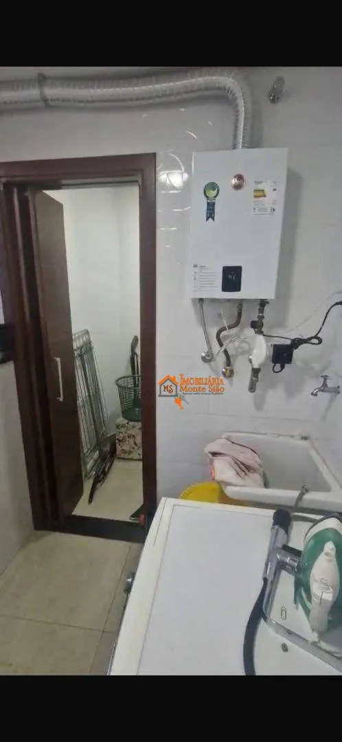 Imagem ?? Casa Sobreposta no Bom Clima | 3 Dorms + Suíte com Closet | Ar-Condicionado | 2 Vagas | Aceita Pet pequeno porte