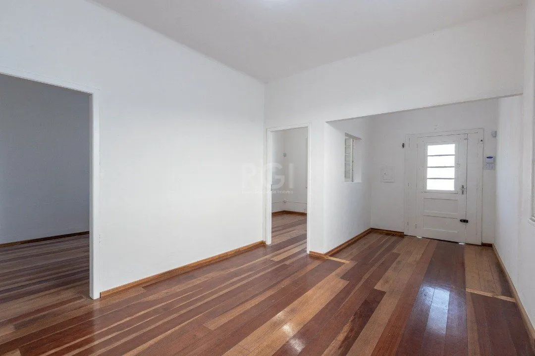 Imagem Casa para Venda - 180.2m², 3 dormitórios, 3 vagas - Medianeira