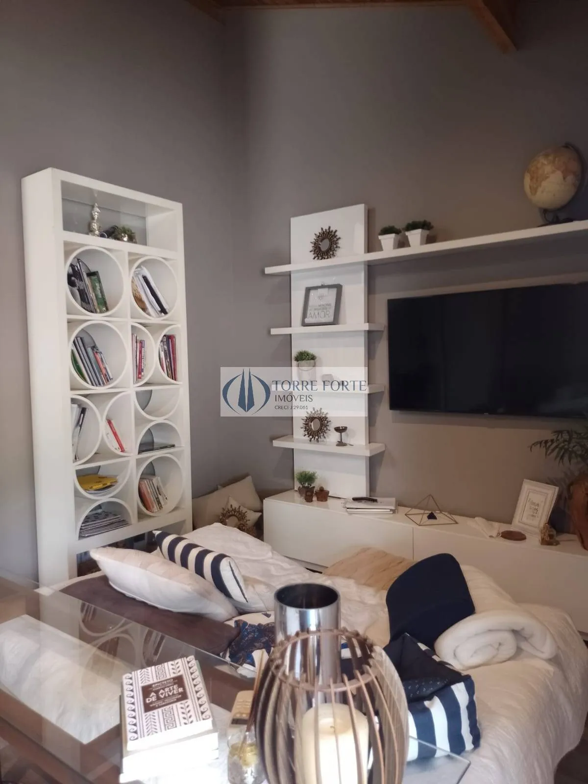 Imagem Casa com estilo moderno, 3 dormitórios, 4 vagas no Jardim Vila Galvão