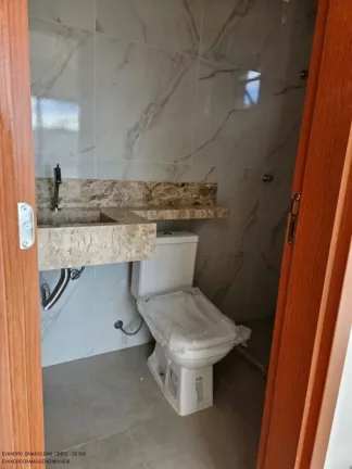 Imagem Casa de luxo em condomínio à venda em Catu de Abrantes, Camaçari-BA: 4 quartos, 4 suítes, 3 salas e 156m². Chegou a sua vez!