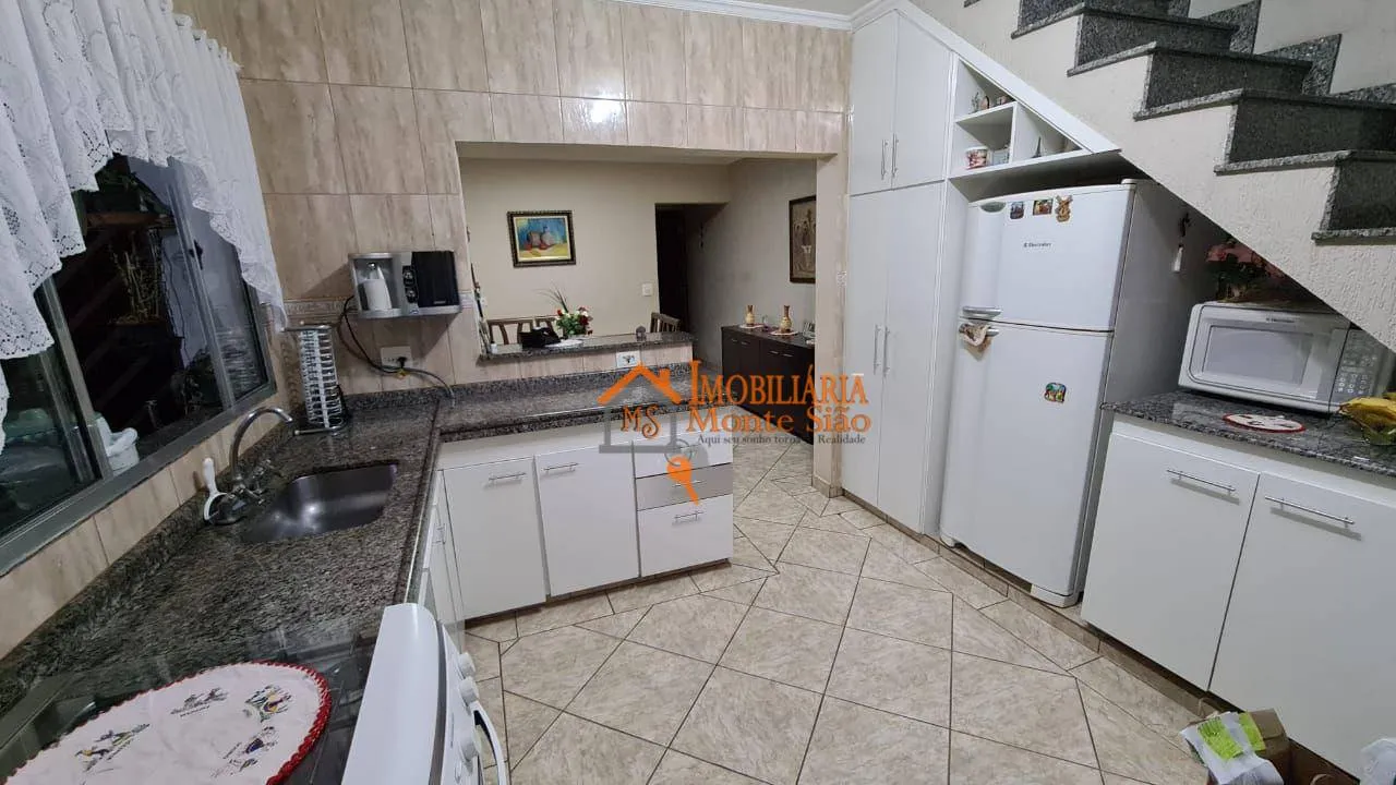 Imagem Casa com 3 dormitórios à venda, 179 m² por R$ 700.000,00 - Picanço - Guarulhos/SP