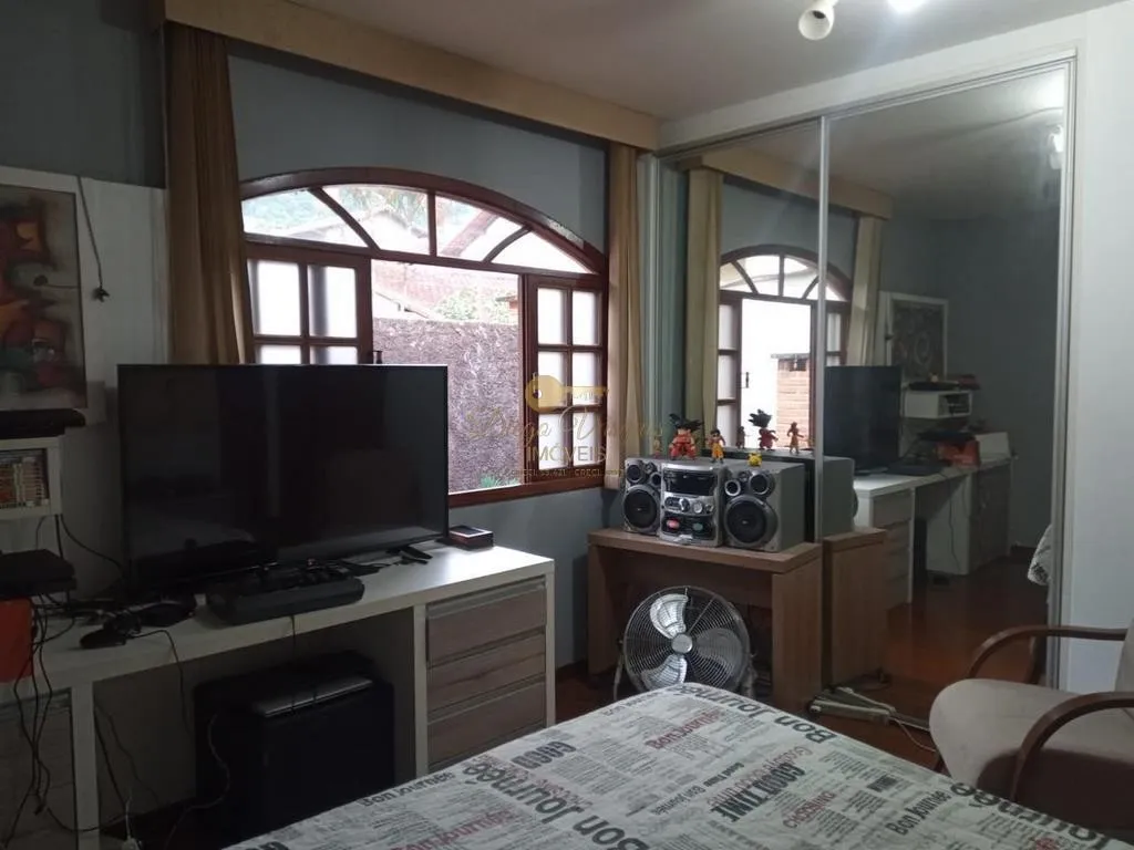 Imagem Casa em Condomínio para Venda em Teresópolis / RJ no bairro Araras