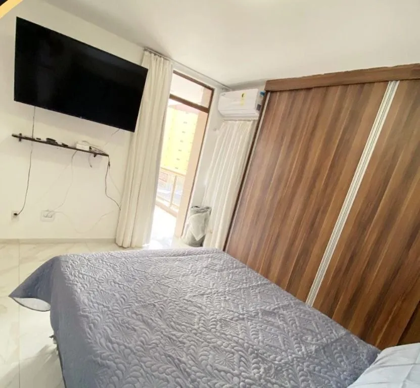 Imagem Apartamento de 120m² no Bessa, 4 quartos com suíte, sala em L, condomínio com elevador e portaria, perto da praia.