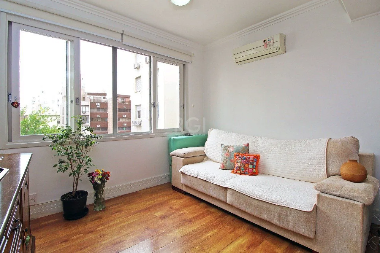 Imagem Apartamento 2 dormitórios, no bairro Floresta, Porto Alegre/RS
