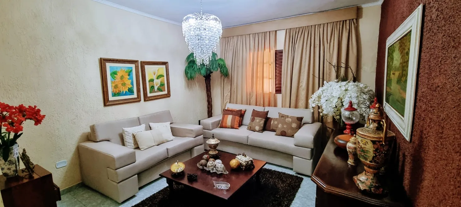 Casa à venda 3 Quartos, 1 Suite, 2 Vagas, 165M², Parque das Rosas, Roseira - SP
