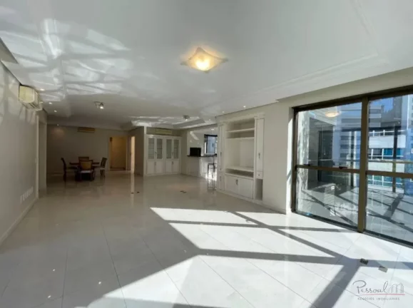 Imagem Apartamento 4 dormitórios sendo 3 Suites 3 vagas no Centro - Florianopolis Oportunidade Única no C...