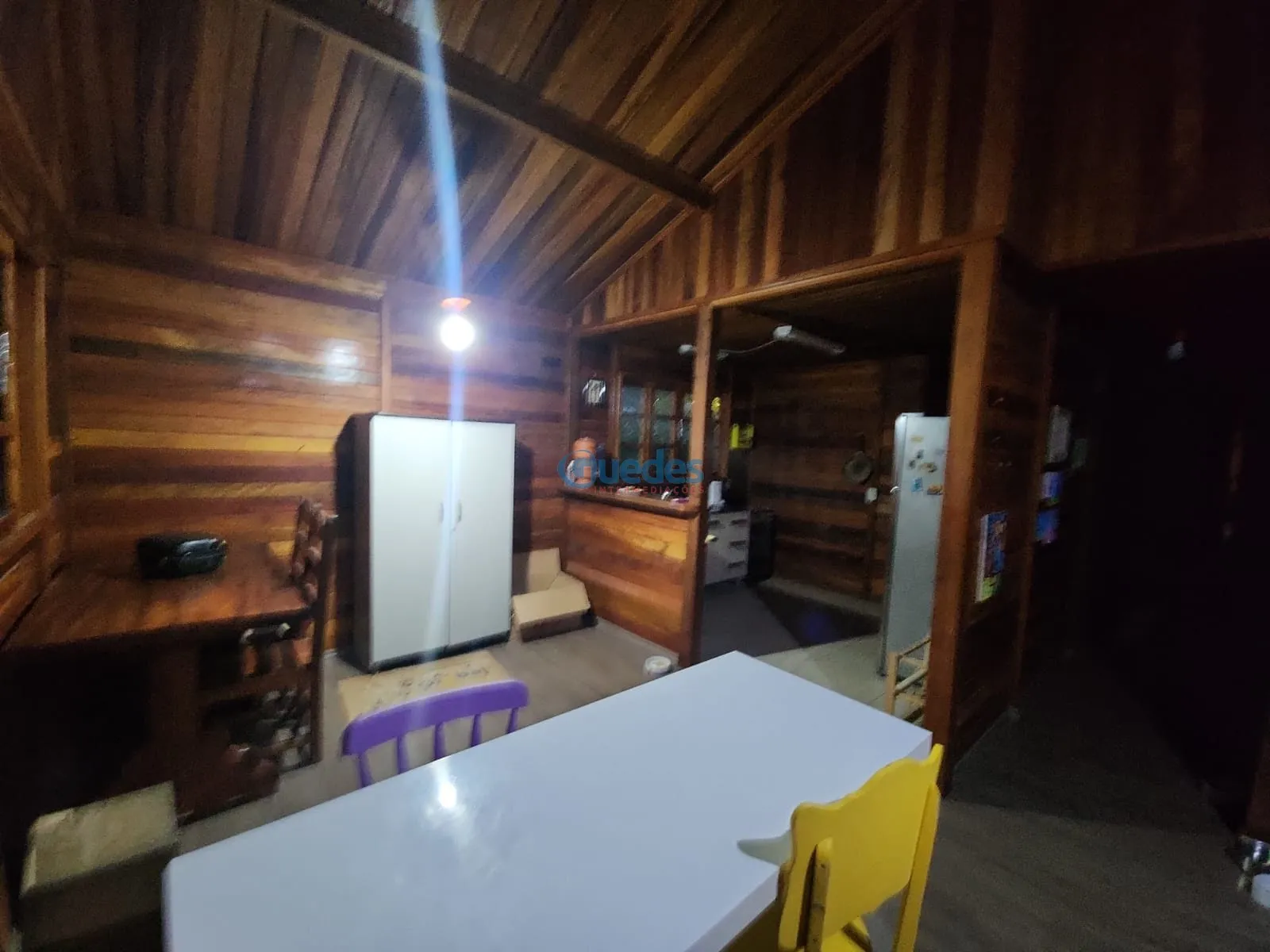 Imagem Casa em Embu das Artes, com 3 casas e 210m² por R$1.050.000 - Embu das Artes.