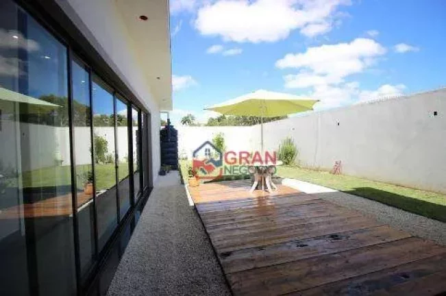 Imagem Casa ampla com quintal em Santa Felicidade