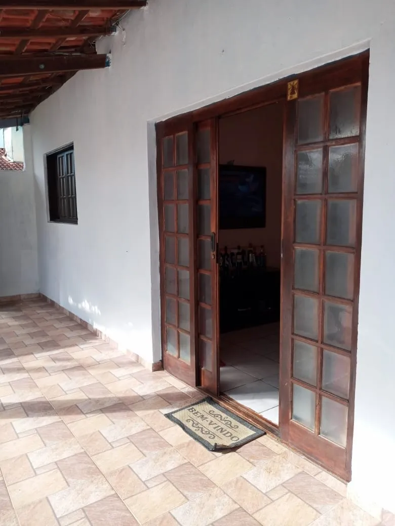 Imagem Chácara à venda 5 Quartos, 1 Suite, 3 Vagas, 1600M², Parque Shangrilá, Pindamonhangaba - SP