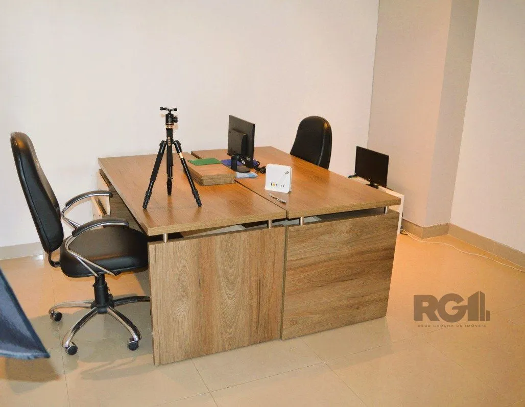Imagem ANDAR INTEIRO NA GALERIA MALCOM 22º - SALA COMERCIAL LINDA E REFORMADA