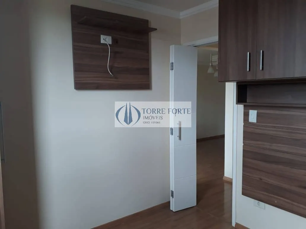 Imagem Apartamento com 2 dormitorios 1 vaga , varanda na Vila Guilhermina .