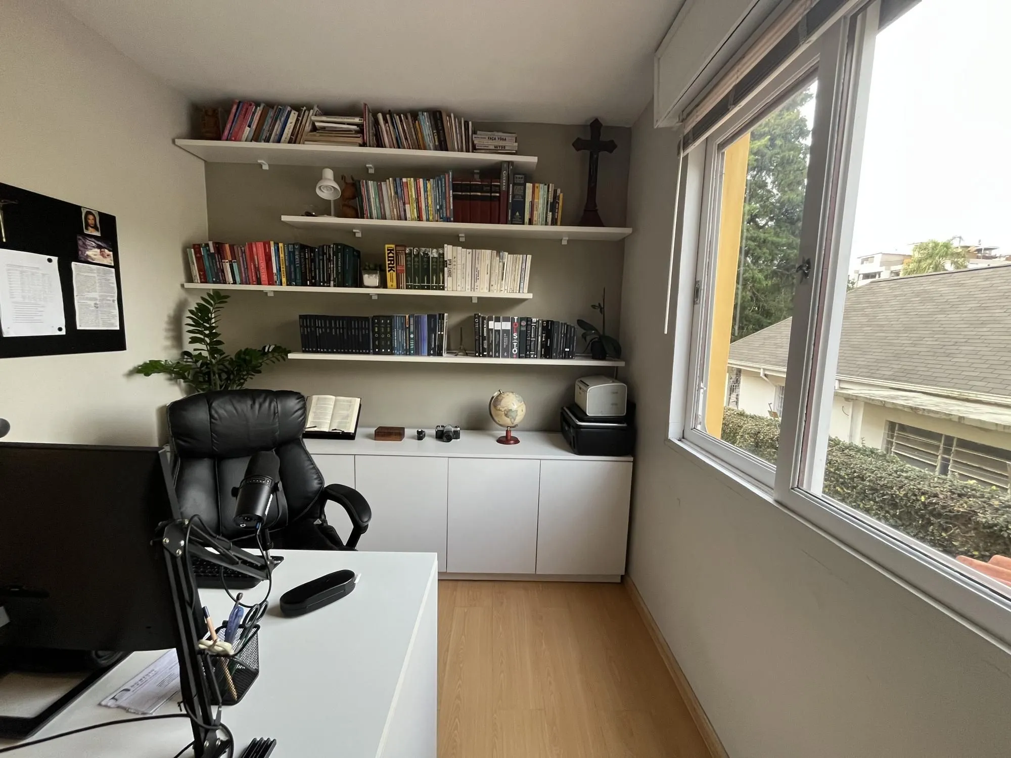 Imagem Apartamento com 02 quartos no Bairro Passo da Areia, Porto Alegre