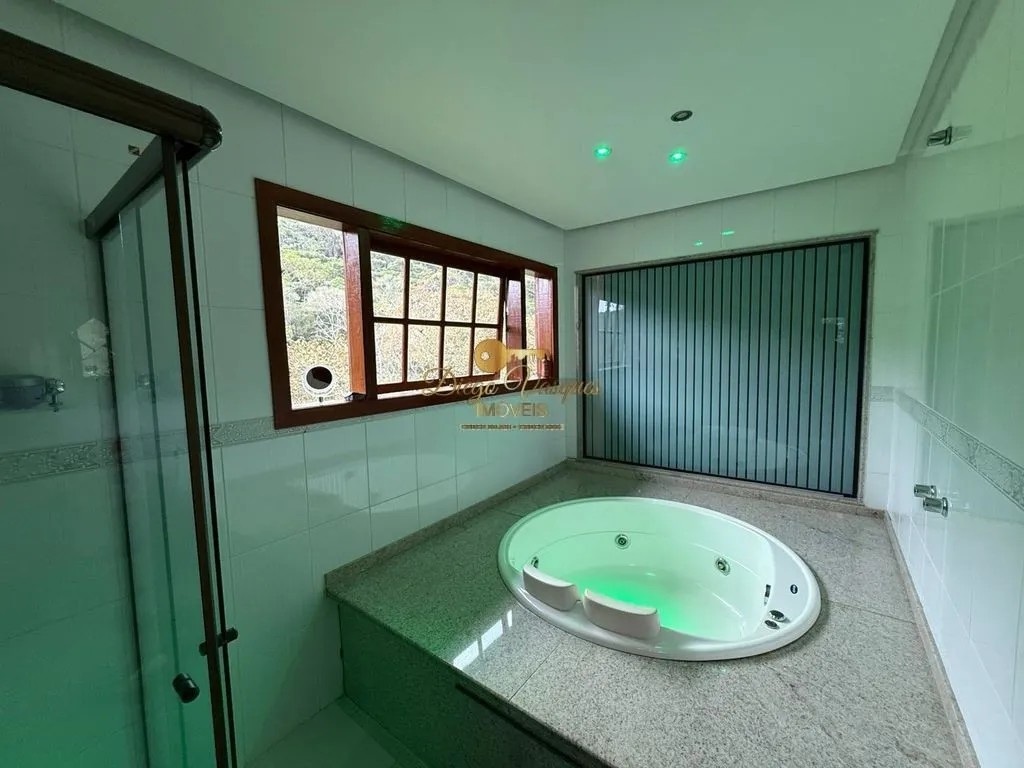 Imagem Casa em Condomínio para Venda em Teresópolis / RJ no bairro Albuquerque