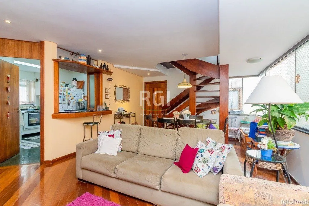 Imagem Cobertura para Venda - 248.34m², 3 dormitórios, sendo 1 suites, 3 vagas - Petrópolis