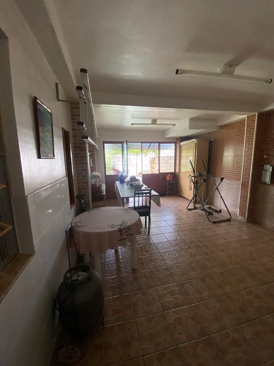 Imagem Ótima casa de dois pavimentos localizada no Bairro Restinga