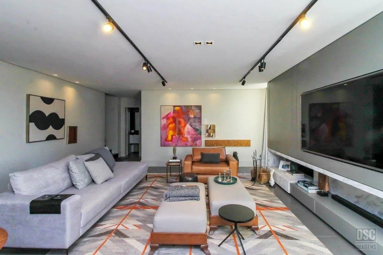 Imagem Casa para Venda - 238m², 3 dormitórios, sendo 3 suites, 6 vagas - Três Figueiras