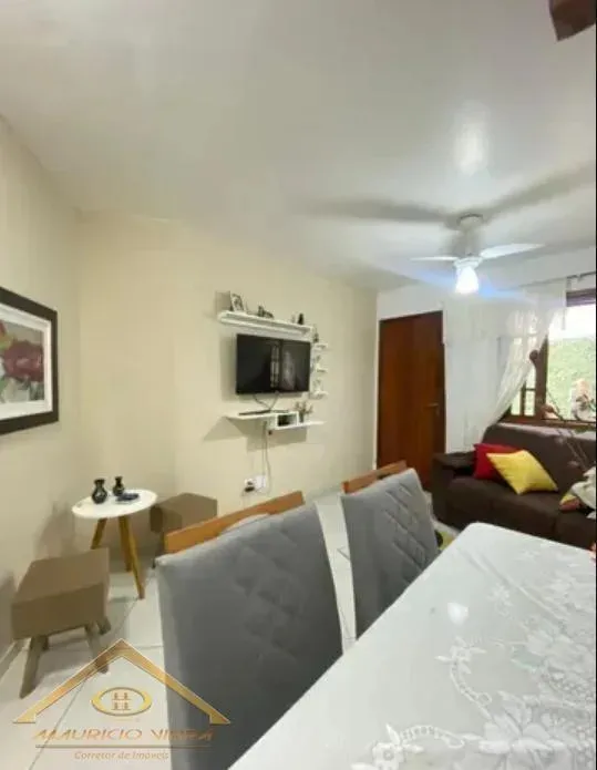 Imagem Casa em Condomínio para Venda em Cabo Frio / RJ no bairro Parque Burle