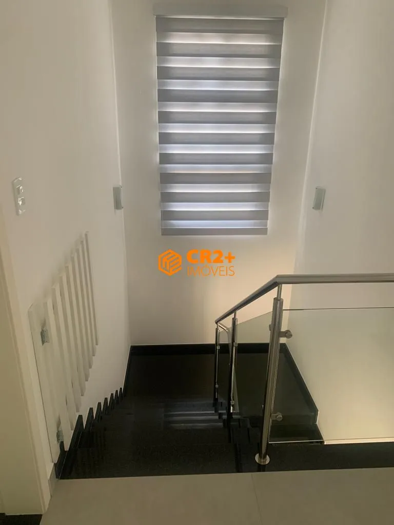 Imagem Vendo casa sobrado 223 m2, 04 quartos, 04 suítes, 04 vagas de garagem em Taubaté