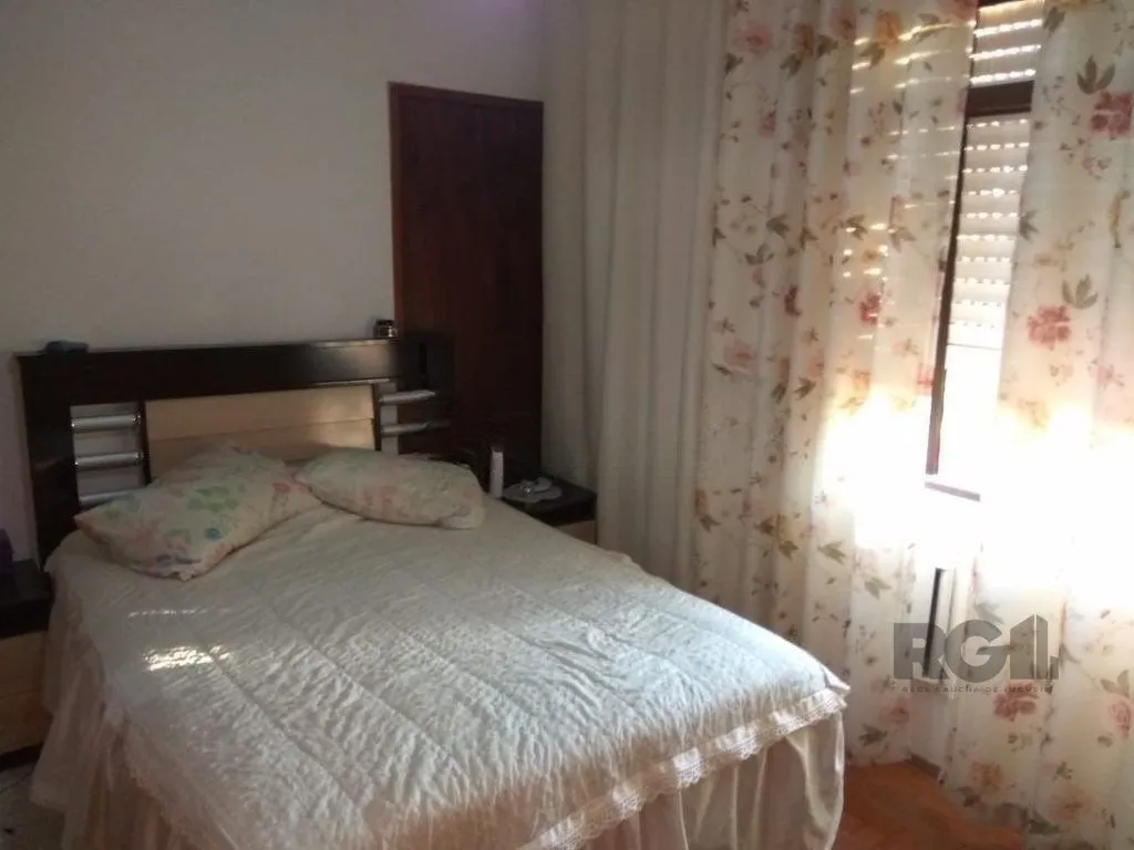 Imagem Casa de 3 dormitórios no bairro Jardim Carvalho