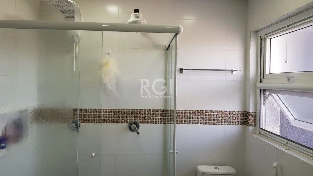 Imagem Casa para Venda - 377m², 4 dormitórios, sendo 2 suítes, 3 vagas - Teresópolis