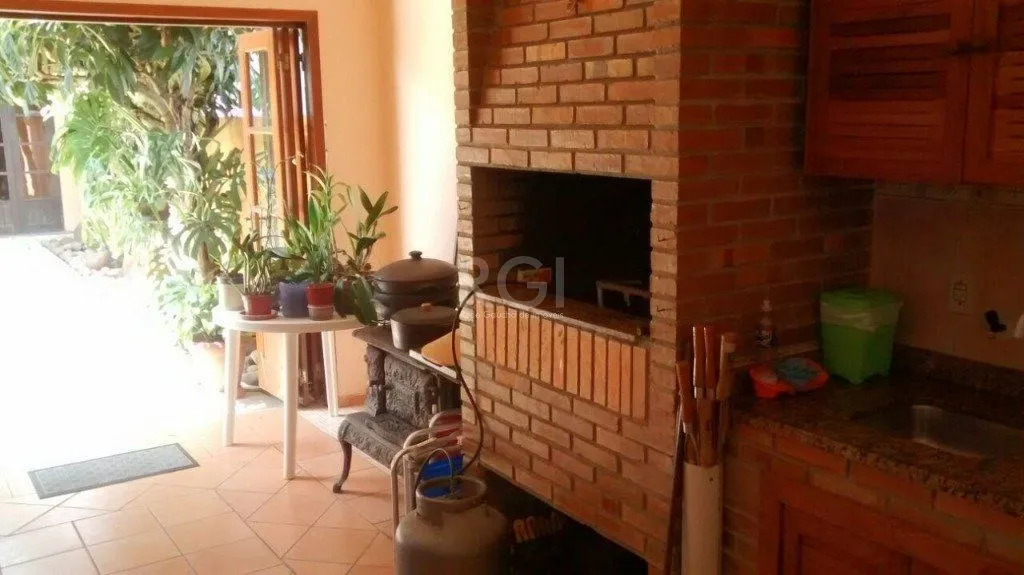 Imagem Casa para Venda - 316m², 3 dormitórios, sendo 1 suites, 2 vagas - Cavalhada