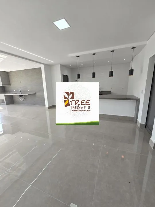 Imagem VENDA DE SOBRADO DE ALTO PADRÃO NO CONDOMÍNIO REAL PARK, EM ARUJÁ/SP, 345m² com 4 suítes, suíte máster com hidro, área gourmet e piscina. CONSULTE-NOS