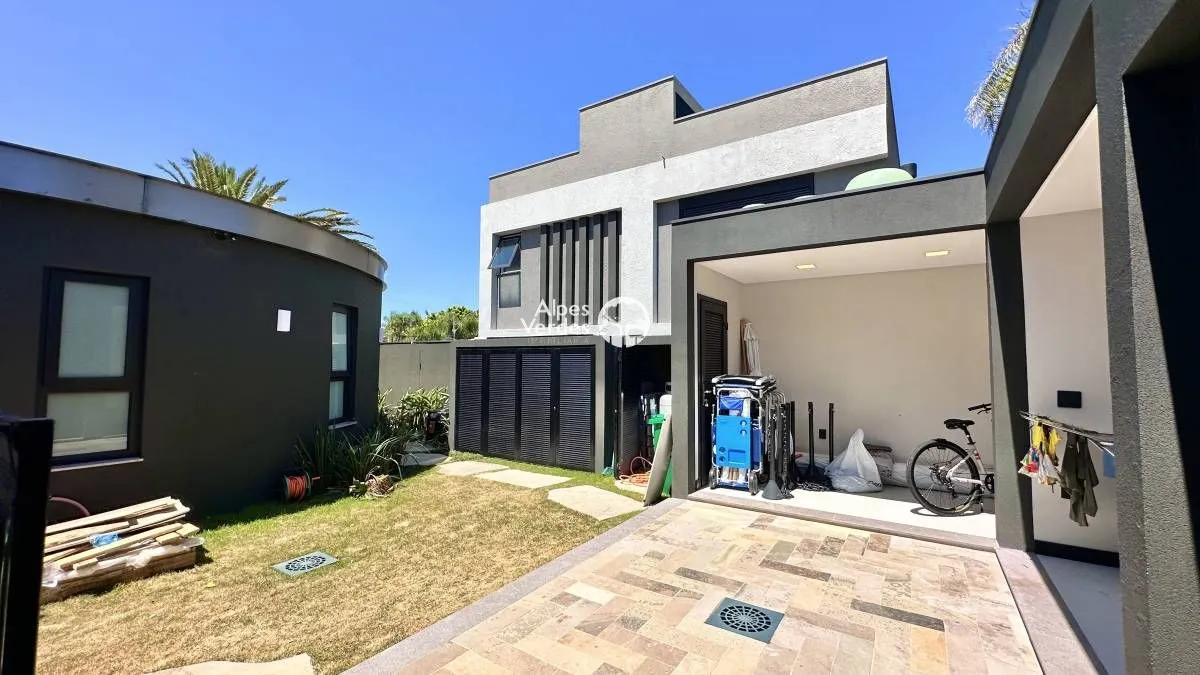Imagem Vende-se casa prox a beira mar em Xangri-lá - 5 Quartos- Valor R$ 12.827.000,00