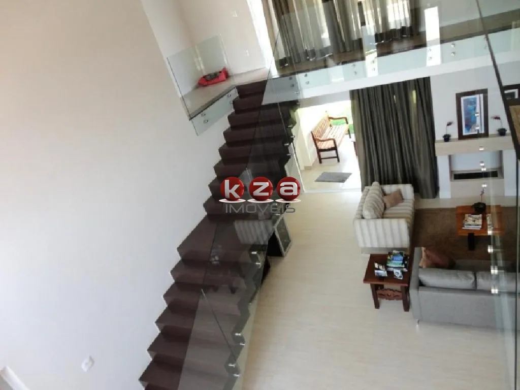 Imagem Casa de luxo em condomínio exclusivo: 3 suítes, 3 salas, 6 banheiros, 2 vagas na cidade de Valinhos-SP no Condomínio Portal do Lago.