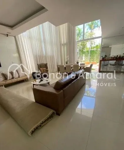 Imagem Casa de Condomínio com 4 Quartos e 6 banheiros à Venda, 481 m² por R$ 3.900.000