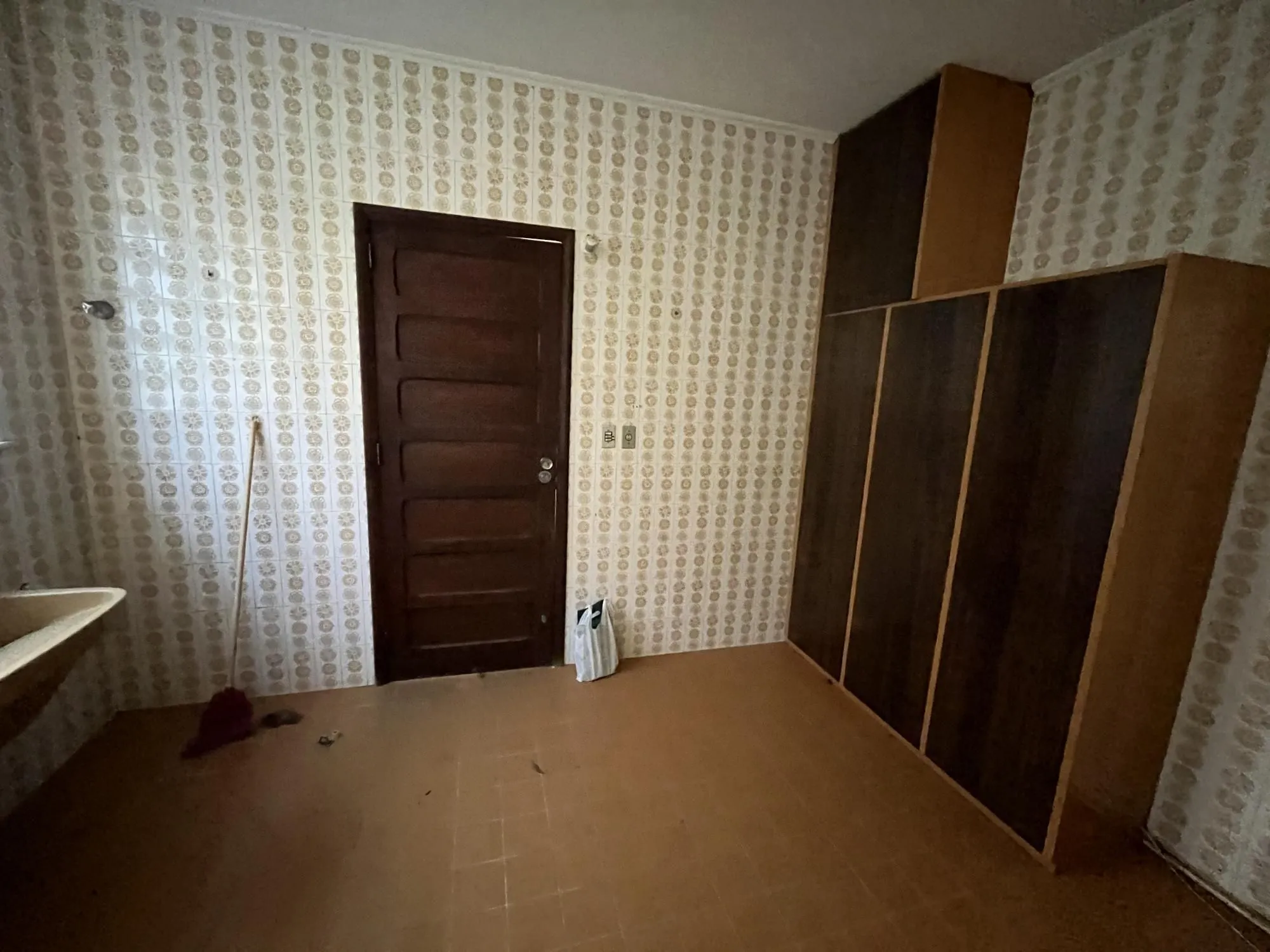 Imagem Casa de 4 quartos, 2 suítes e 2 vagas de garagem no bairro Boa Vista em POA
