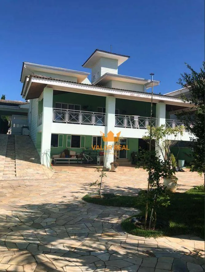 Imagem Casa em Condomínio no Terras de São Carlos em terreno com 482 m², área construída de 756 m², com 4 suítes. Aceita Permuta
