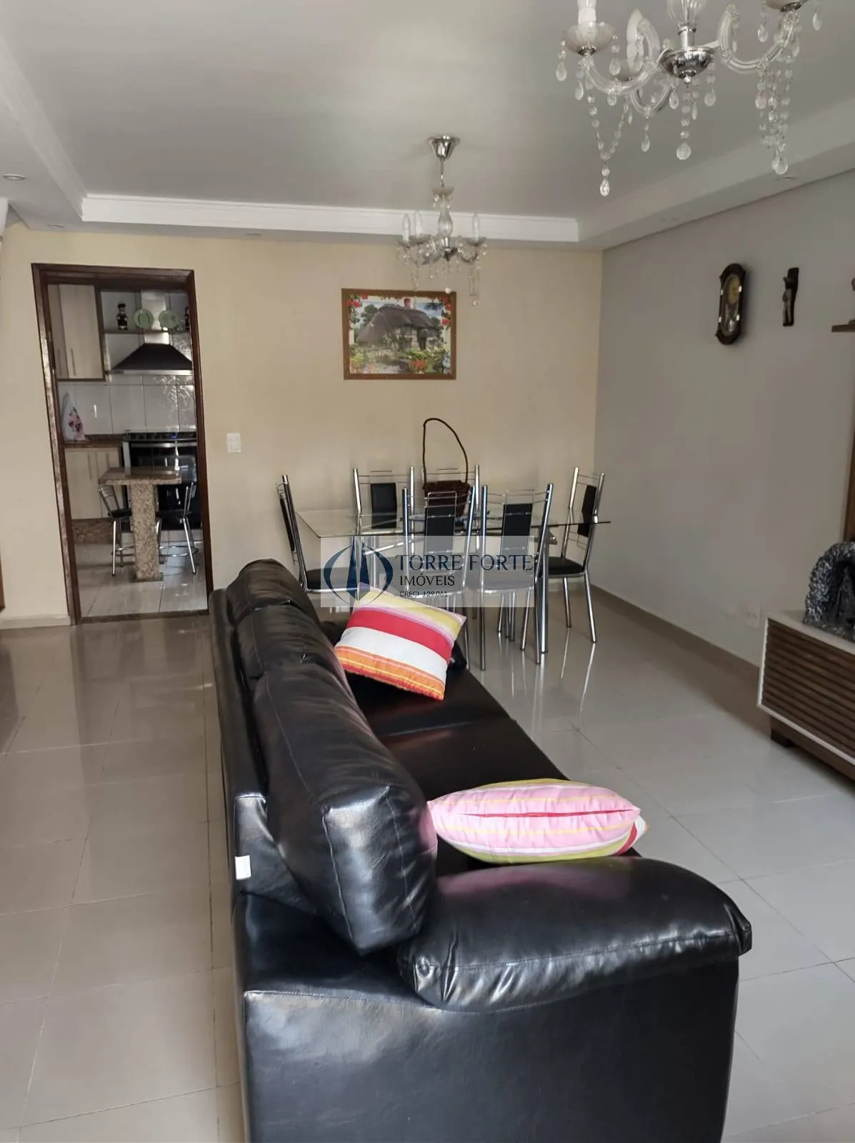 Imagem Sobrado em condominio com 3 dormitórios, 1 suite, 3 vagas na Vila Bertioga