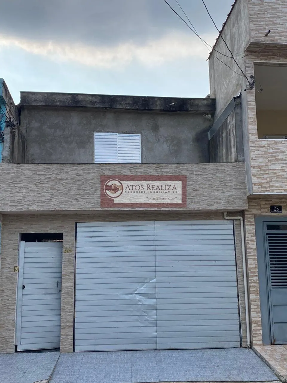 Imagem Vende Sobrado na Região do Sesc Interlagos, Sendo 3 Dormitorios, 2 Salas, 2 Banheiros, 1 Vaga de Garagem, Terraço com Churrasqueira, Imovel Bem Localizado, Proximo a Estação Grajau, Hospital Grajau, V